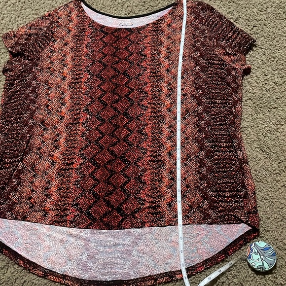 Women’s Simply Emma multi color design high/low short sleeve Summer top. Sz 2X - Picture 4 of 7